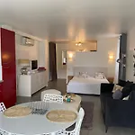 W Apartment *