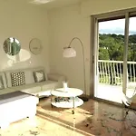 W Apartment *
